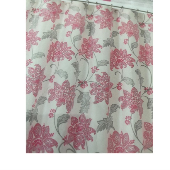 NIP Cynthia Rowley Floral SHOWER CURTAIN Cotton Blend PINK and GRAY Flowers - Picture 2 of 4